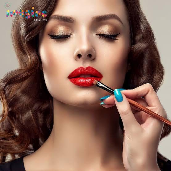 5 BEAUTY SECRETS FORM PROFESSIONAL MAKEUP ARTISTS